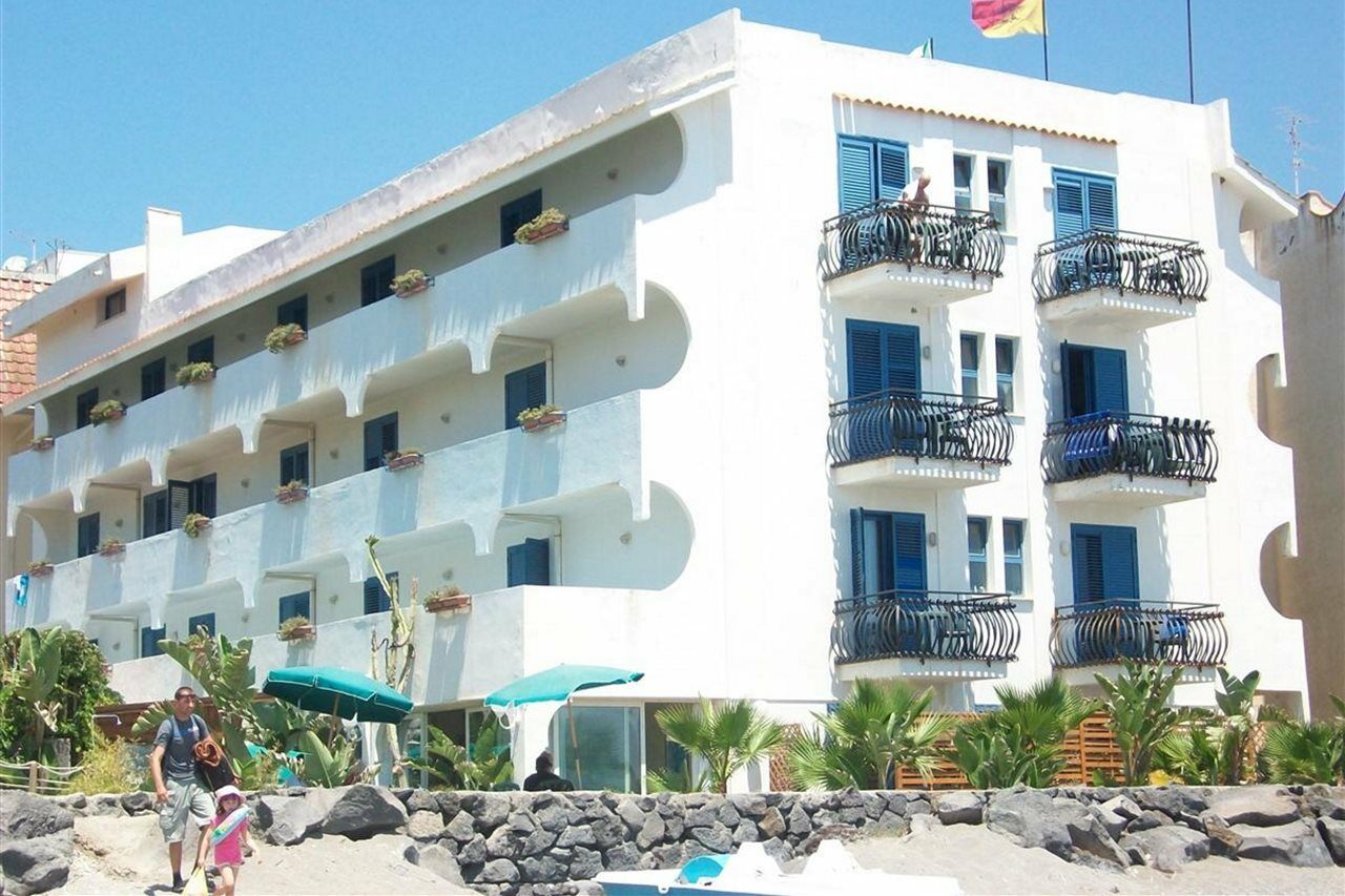 Апартаменти Baia Degli Dei Джардіні-Наксос Екстер'єр фото